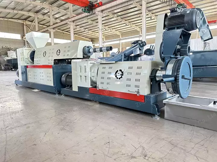 Rigid plastic recycling pelletizing line